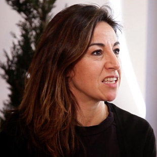 Inspirando para romper barreras. Noelia Fernández Arroyo es vicepresidenta internacional de Yahoo y una de las mujeres más influyentes en el ámbito empresarial. Con ella hablamos sobre el mundo de la comunicación y las nuevas tecnologías, sus nuevos retos o su vida personal entre otros muchos temas.