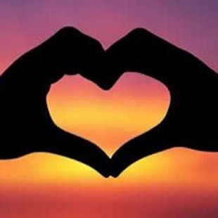El Amor. No hay mayor poder que el Amor como fuente de felicidad y de fuerza para conseguir los objetivos y el éxito en la vida. Algunos pensamos que el mundo en realidad se mueve por amor, y conocer y aprovechar esa fuerza es fundamental para tener una vida más plena y feliz.