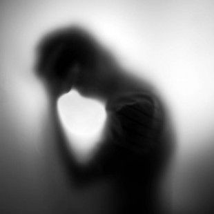 Cómo afrontar una experiencia traumática. Hay situaciones en la vida que son vividas por la persona como "traumáticas", pudiendo dejar secuelas que es preciso abordar y superar. En este activo explicamos qué es un suceso traumático, que secuelas produce en la persona y cómo afrontarlas