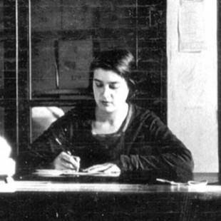 María Moliner: Mujeres en la Historia. 