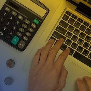 ¿Cómo ganar dinero enseñando en internet?