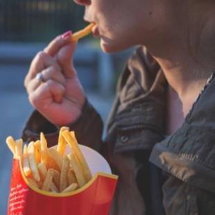 La comida basura y el cáncer de mama. 