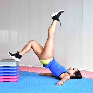 Día 14 -PUEDO- Un culo 10. Bienvenid@ a "UN CULO 10" <br /><br />Te propongo un entrenamiento de 30 días para tener "UN CULO 10". No importa la edad, tan solo necesitas 5 minutos al día para experimentar un asombroso cambio. ¡Te aseguro que notarás el antes y el después! Segunda semana y a tope de poder!!!! Ganas de más verdad??